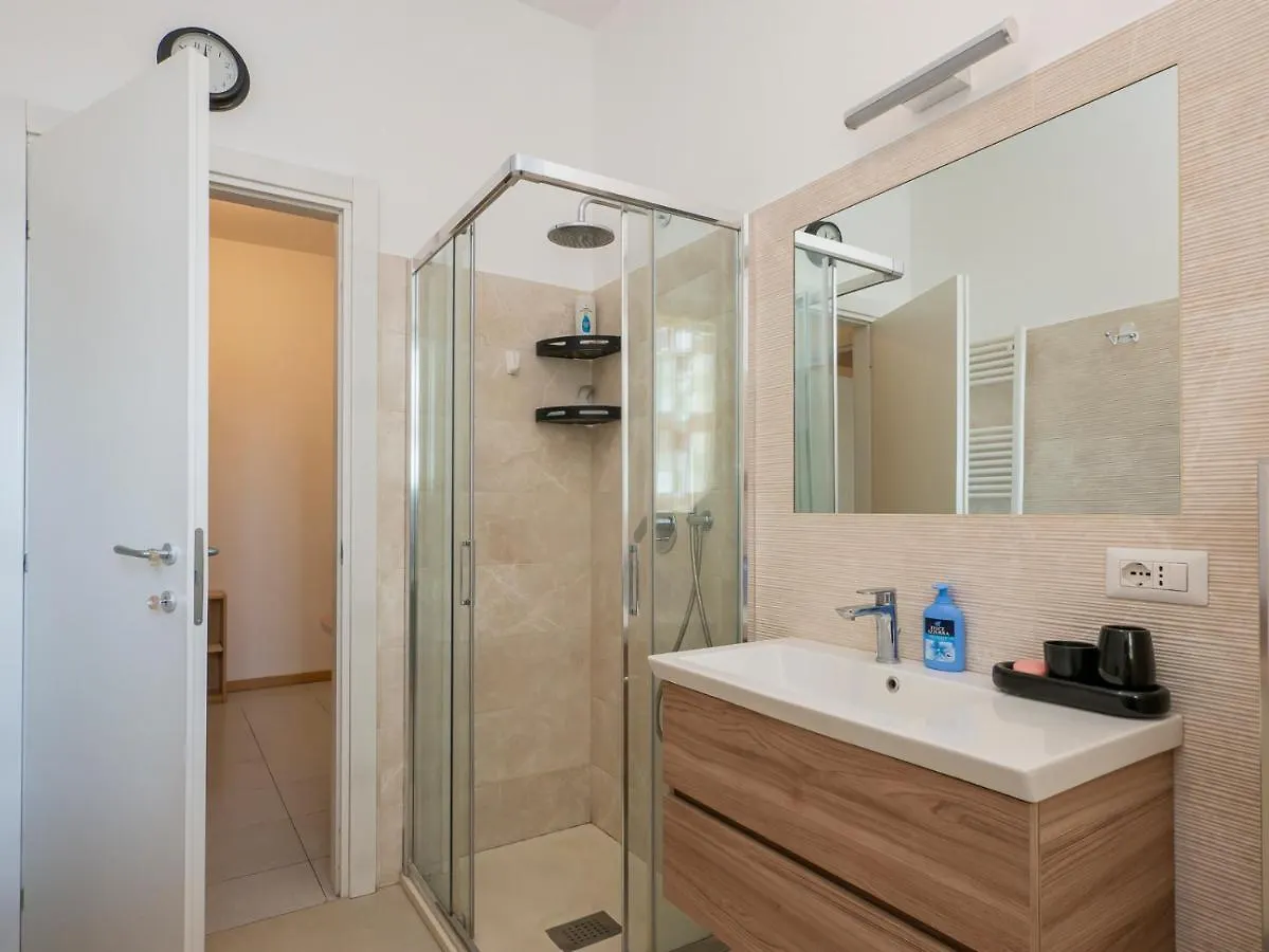 I Host Apartment - San Faustino 78 Milan 0*,  Italy